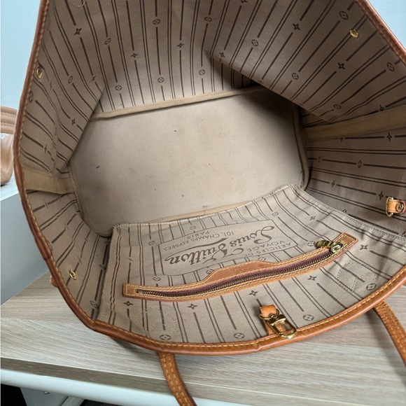 Louis Vuitton Neverfull MM Monogram - Picture 11 of 14